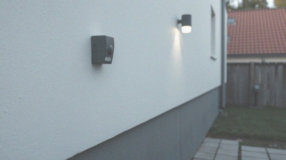 Jakie są ogólne wskazówki dotyczące regulacji czujnika zmierzchu?